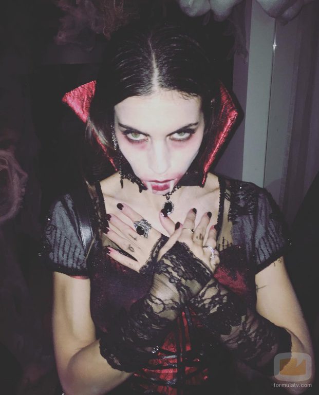 Melissa Jiménez se disfraza por Halloween 2016