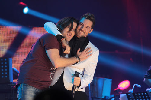 David Bisbal y Javián actuando juntos en el concierto de 'OT. El reencuentro'