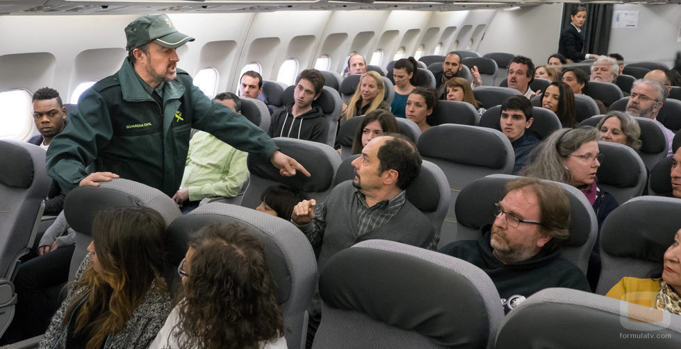 La Guardia Civil interviene a Antonio en 'La que se avecina'