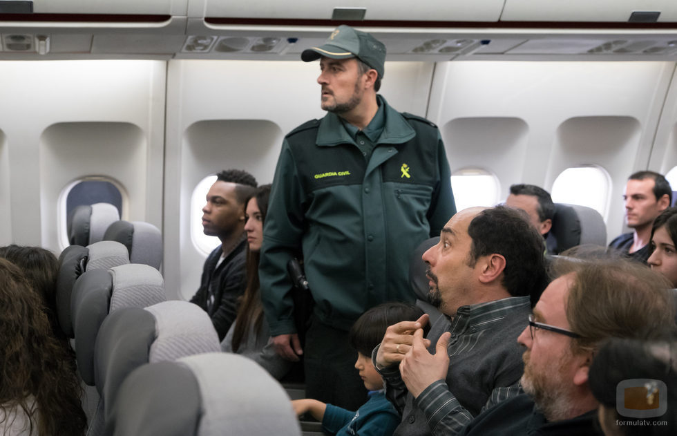 La Guardia Civil retiene a Antonio en 'La que se avecina'