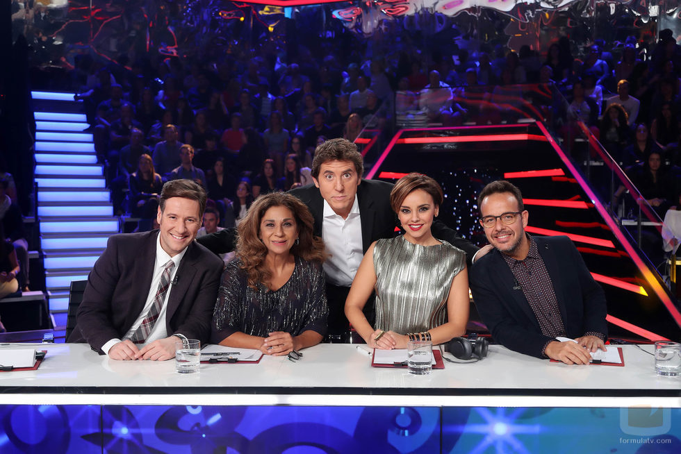 Manel Fuentes posa junto al jurado de 'Tu cara me suena' en la quinta gala