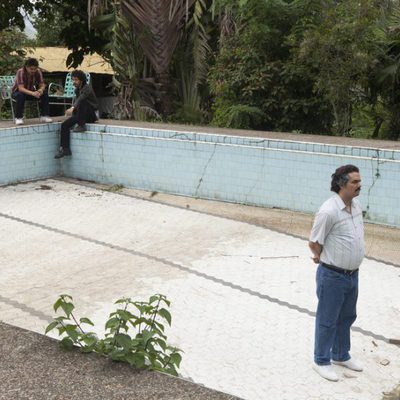 Pablo Escobar piensa acerca de su futuro en 'Narcos'