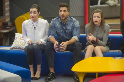 Adara, Alain y Meritxell en la 10ª gala de 'Gran Hermano 17'