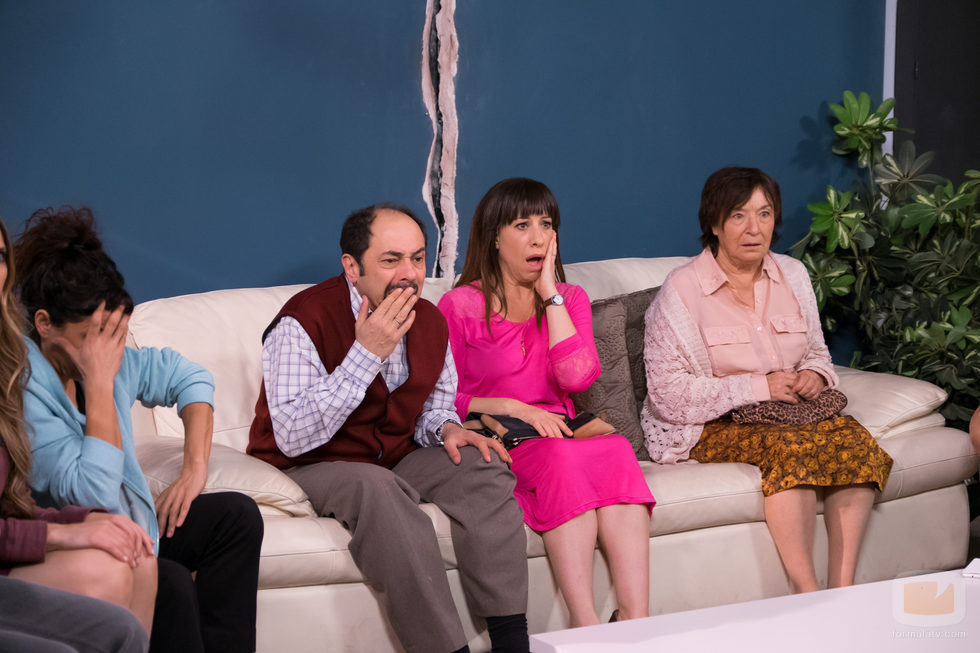 Nines, Antonio, Berta y Fina se sorprenden en la junta de vecinos en 'La que se avecina'