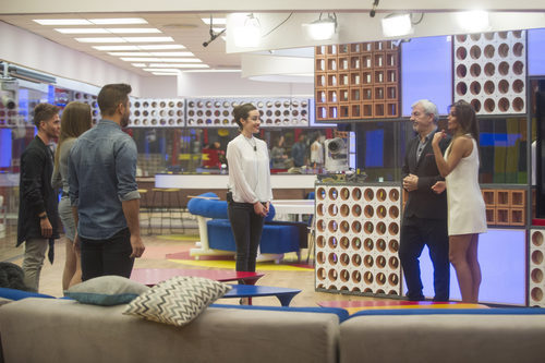 Carlos y Lara hablan con los concursante de 'Gran Hermano 17'