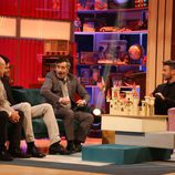 Eduardo Aldán con los primeros invitados de 'Espinete no existe' de TVE