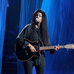 Alyson Eckmann interpreta a Tracy Chapman en la sexta gala de 'Tu cara me suena'