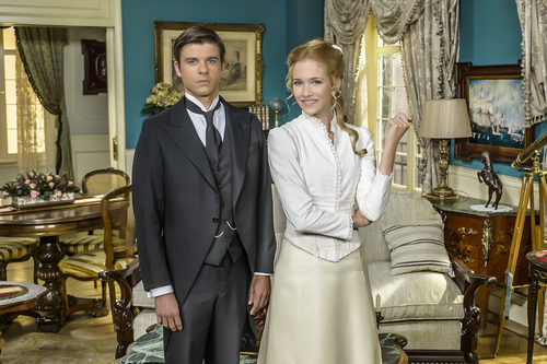 Laura Rozalén y Jordi Coll son Simón y Elvira, los nuevos personajes de 'Acacias 38'