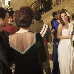 Blanca Suárez interpretando a Sonsoles de Icaza en 'Lo que escondían sus ojos'