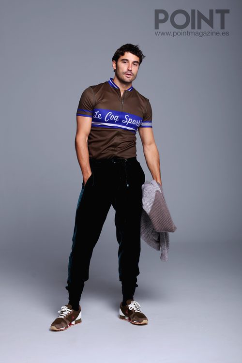 Álex García con la mano en el bosillo