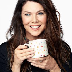 Lauren Graham sonriendo en la promoción de 'Las chicas Gilmore'