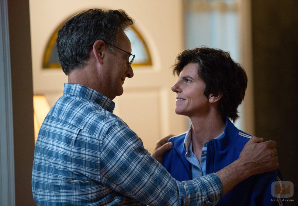 Tig y su compleja relación con su padrastro en 'One Mississippi'