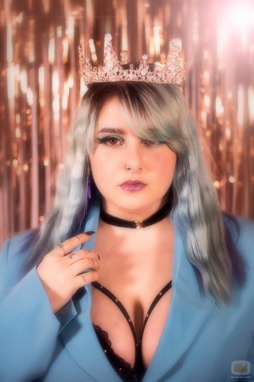 Marina Jade se corona para promocionar su gira de conciertos