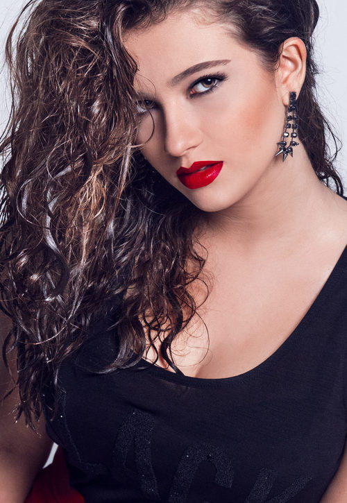 Carlota Boza  de 'LQSA' se muestra totalmente cambiada en una sesión de fotos