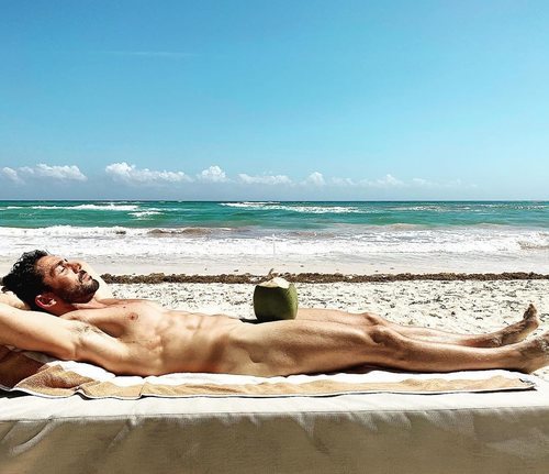 El desnudo integral de Rubén Sanz