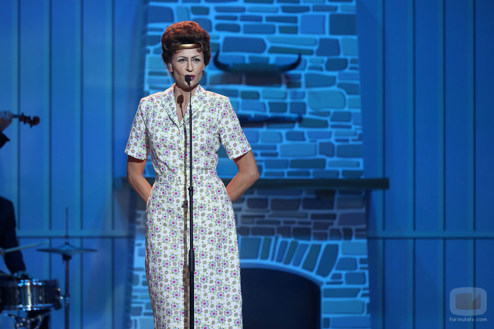 Esther Arroyo en el escenario de 'Tu cara me suena' intepretando a Patsy Cline en la séptima gala de 'Tu cara me suena'