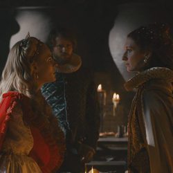 Olivia Chenery y Rebecca Scott en 'Reinas'