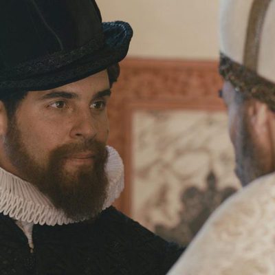 Adrián Castiñeiras es Felipe II en 'Reinas'