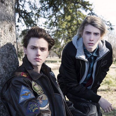Tyler Young y James Paxton posando durante 'Eyewitness'
