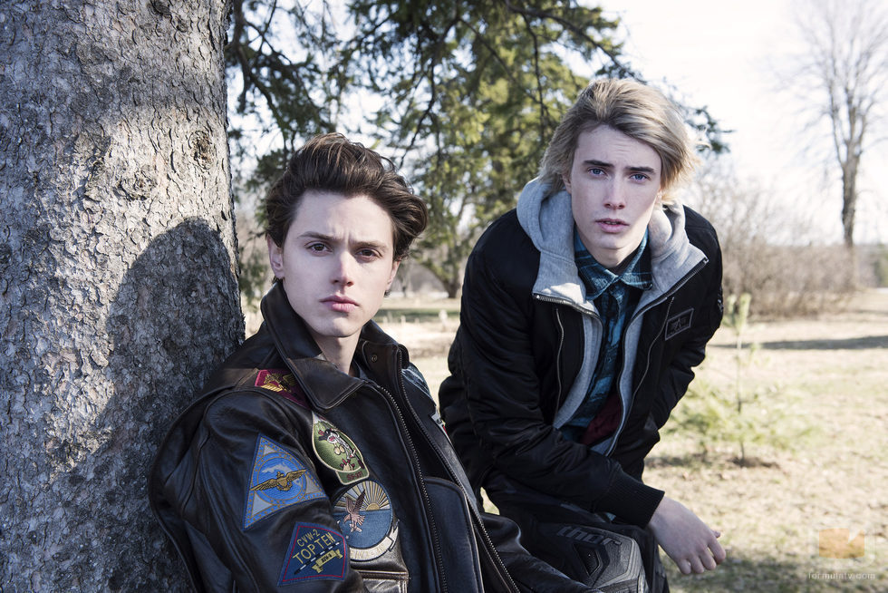 Tyler Young y James Paxton posando durante 'Eyewitness'
