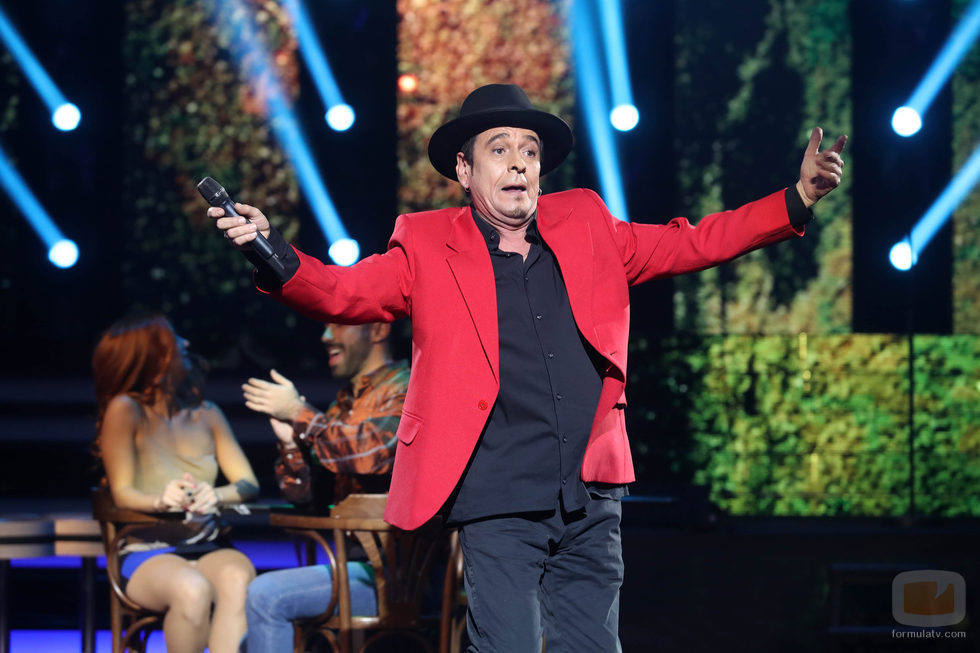Juan Muñoz es El Barrio en la octava gala de 'Tu cara me suena'