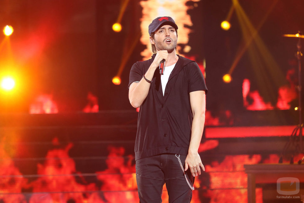 David Guapo interpreta "Duele el corazón" en la 8ª gala de 'Tu cara me suena'