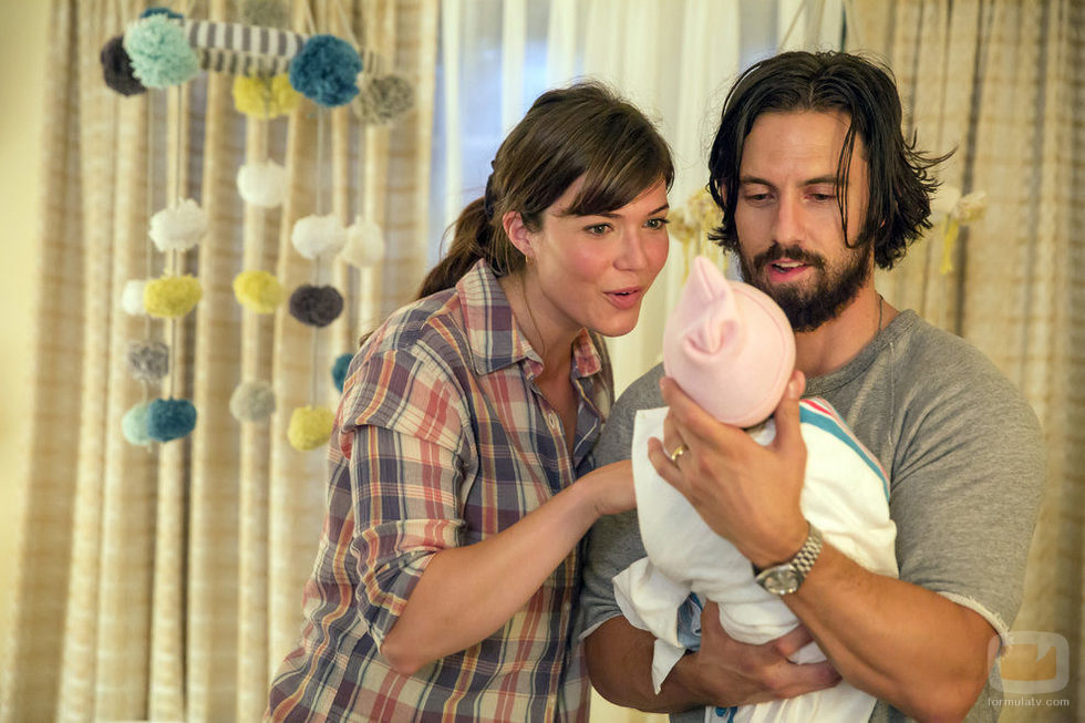 Jack y Rebecca con su hijo en 'This is us'