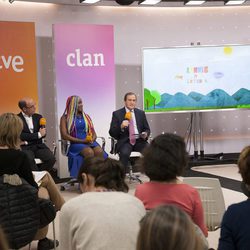 Eladio Jareño, Yago Fandiño y Lucrecia en la presentación de 'Lunnis de Leyenda'