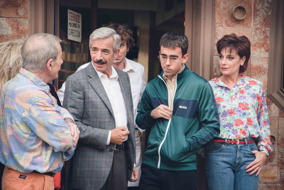 Imanol Arias, Manolo Cal y Silvia Espigado junto a Miguel Canalejo en la 18ª temporada de 'Cuéntame cómo pasó'