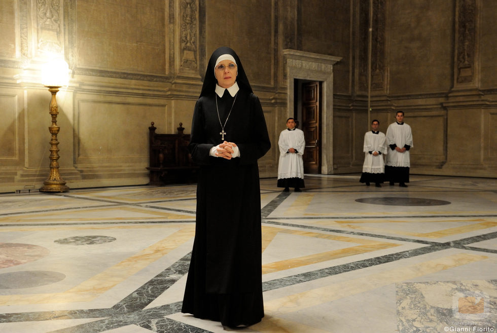 Diane Keaton es Sister Mary en 'The Young Pope'