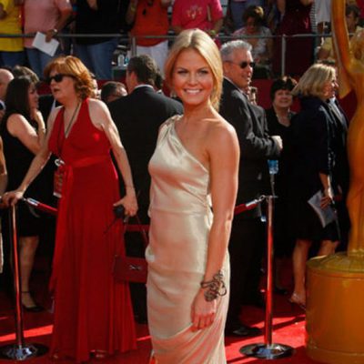 Jennifer Morrison posando para los fotógrafos