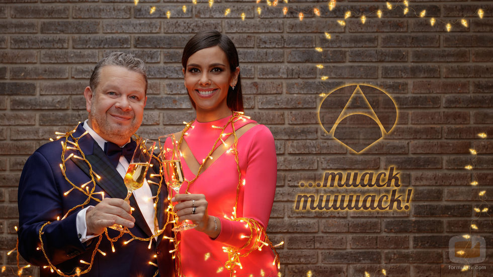 Alberto Chicote brinda con Cristina Pedroche antes de presentar las Campanadas que despedirán al 2016 en Antena 3