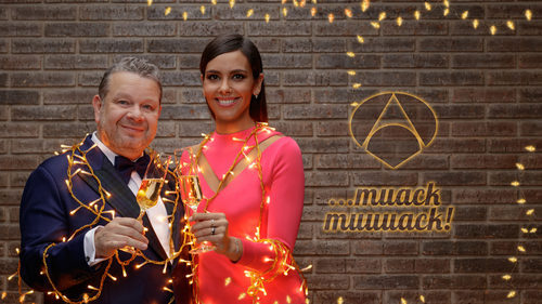 Alberto Chicote brinda con Cristina Pedroche antes de presentar las Campanadas que despedirán al 2016 en Antena 3