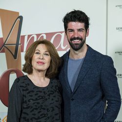 María José Goyanes y Miguel Ángel Muñoz en el photocall de los 1000 capítulos de 'Amar es para siempre'