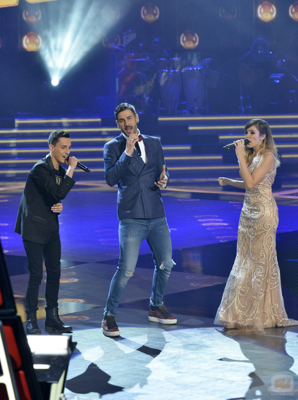 El equipo de Melendi canta en las semifinales de 'La Voz'
