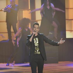 Mario interpretando durante las semifinales de 'La Voz'