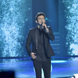 Carlos interpreta durante las semifinales de 'La Voz'