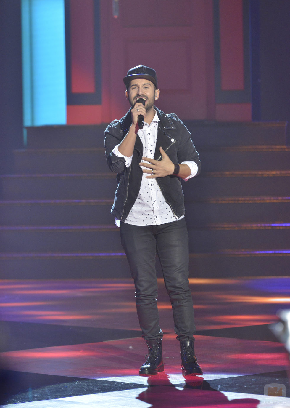 José María cantando durante las semifinales de 'La Voz'