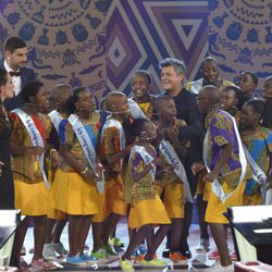 Manuel Carrasco, Malú, Melendi y Alejandro Sanz observan la actuación de "Coro Safari" en 'La Voz'