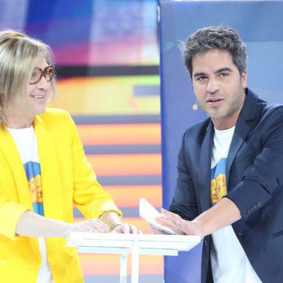 Joaquín Reyes y Ernesto Sevilla actuando en la Gala de los 60 años de TVE