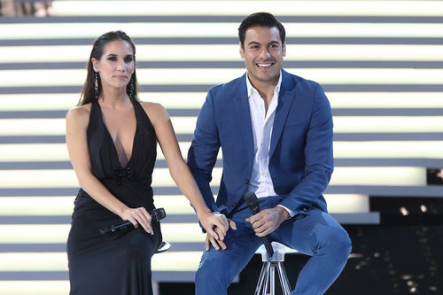 India Martínez y Carlos Rivera en la Gala de los 60 años de TVE