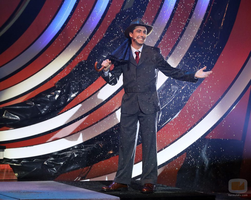 Canco Rodríguez imita a Gene Kelly