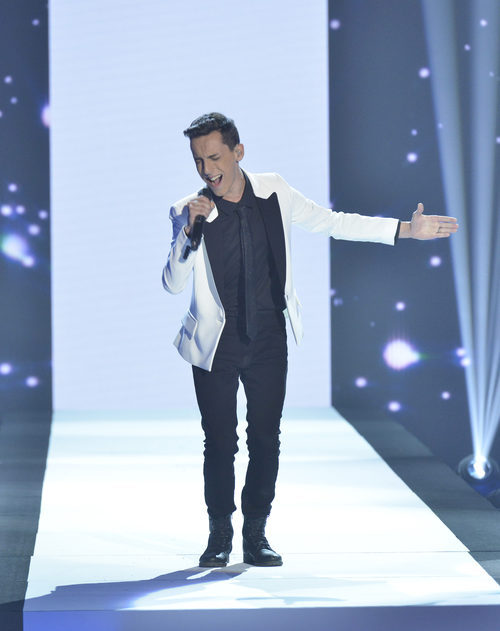 Mario canta en la gala final de 'La Voz'