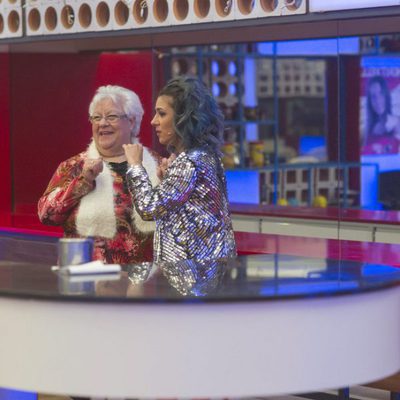 Bea, ganadora de 'Gran Hermano 17', junto a la yaya en Guadalix