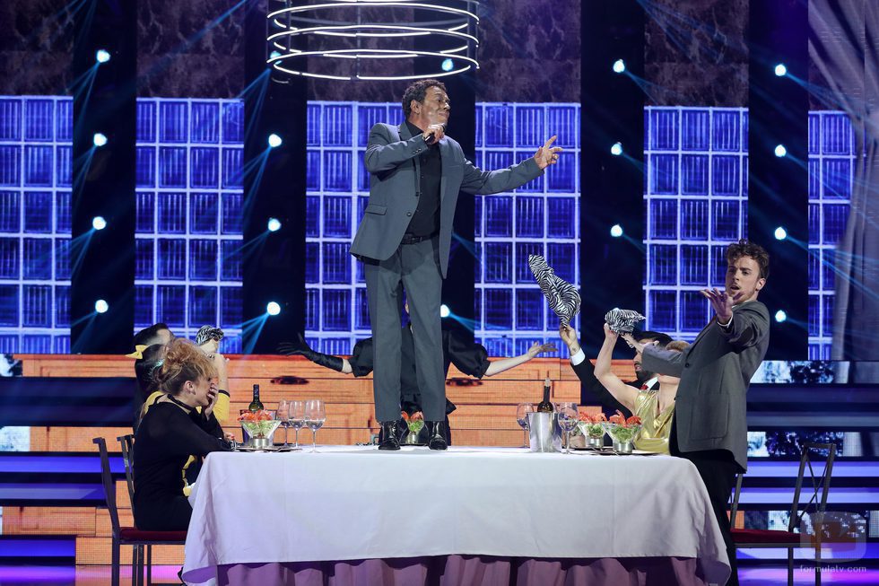 Juan Muñoz se pone en la piel de Harry Belafonte en la undécima gala de 'Tu cara me suena'