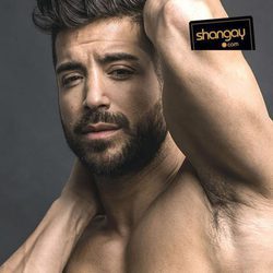 Alain de 'GH 17' muestra el pecho en la revista Shangay