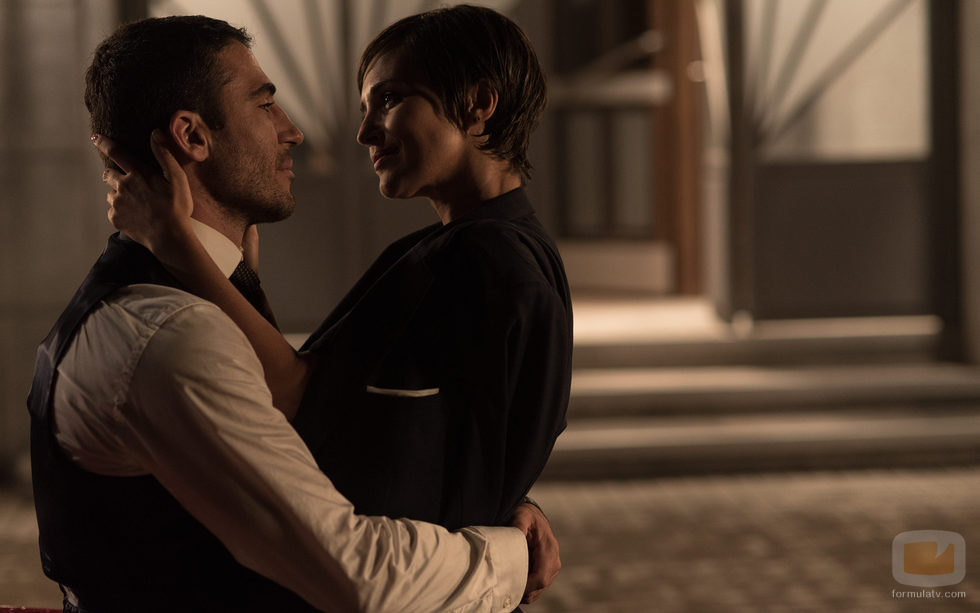 Ana Rivera besando a Alberto Márquez en el último capítulo de 'Velvet'