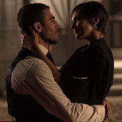 Ana Rivera besando a Alberto Márquez en el último capítulo de 'Velvet'