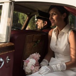 Ana Rivera en el coche nupcial en el último capítulo de 'Velvet'