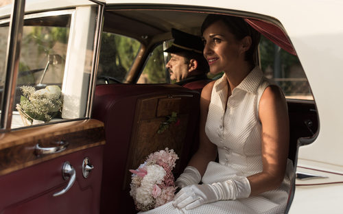Ana Rivera en el coche nupcial en el último capítulo de 'Velvet'